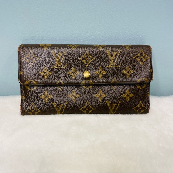Louis Vuitton Handbags - Louis Vuitton Wallet vintage tri fold initials wallet!